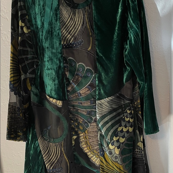 Elegant Green and Black Women's Kimono Jacket - Picture 4 of 13
